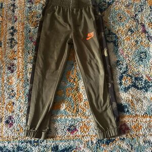 Nike Size Small 4/5 green camo print boys pants jogger pants